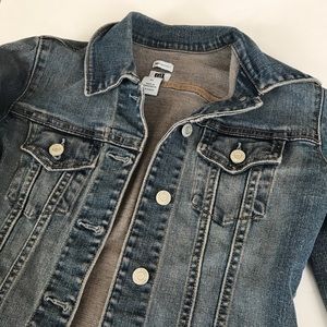Like new GAP stretch button up denim jacket